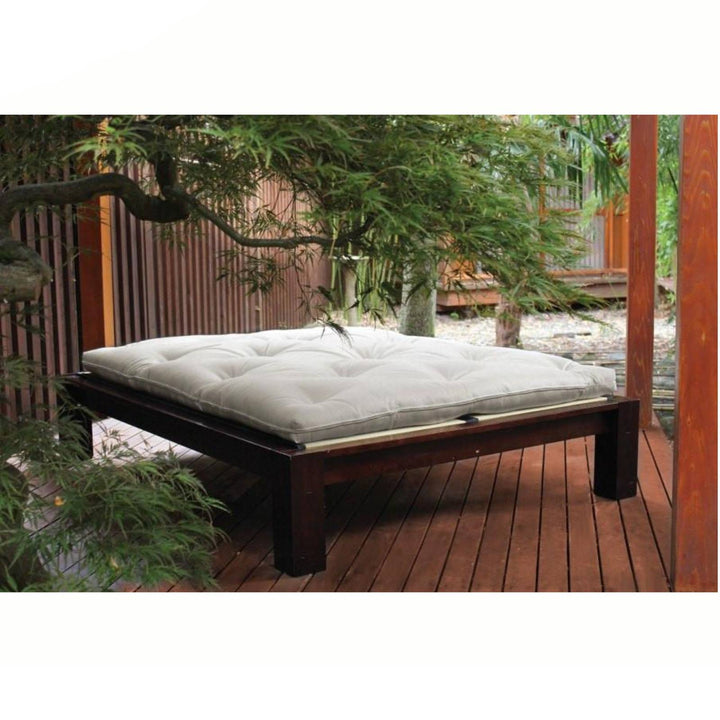 Organic cotton and wool Shikibuton in California King size, with a clean, minimal design and natural fabric textures.