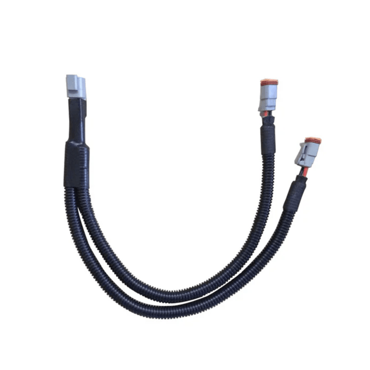 Black Oak 2-piece connect cable for LED lights, black high-quality accessory with durable connectors and sleek design.