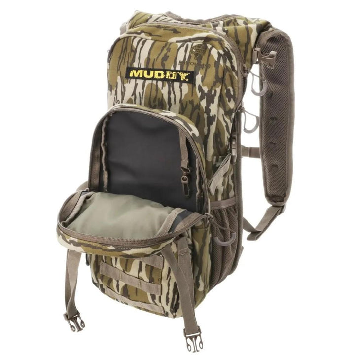 Chattanooga Muddy Outdoors Pro Series 1300 Mossy Oak Bottomland backpack, lightweight durable hunting gear with multiple compartments