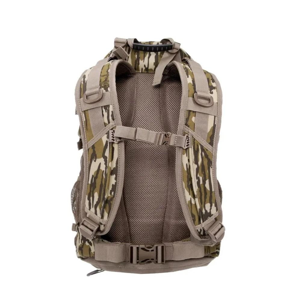 Chattanooga Muddy Outdoors Pro Series 1300 Mossy Oak Bottomland backpack with lightweight gear and multiple compartments.