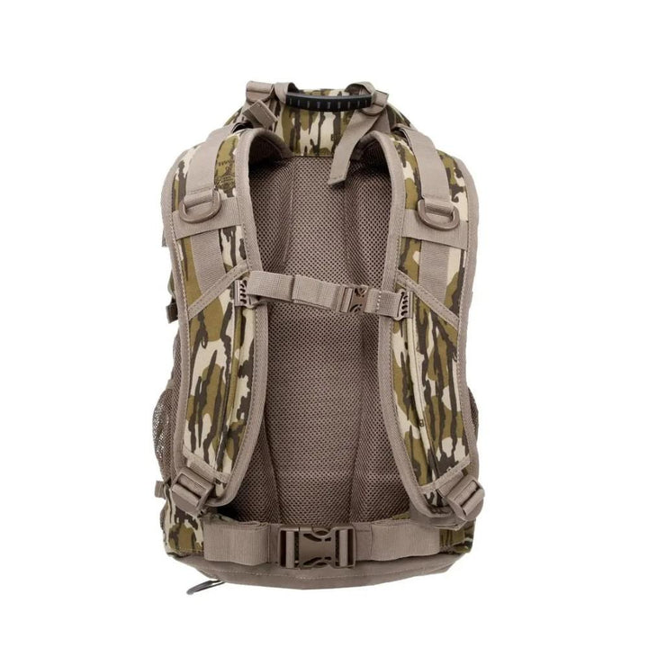 Chattanooga Muddy Outdoors Pro Series 1300 Mossy Oak Bottomland backpack with lightweight gear and multiple compartments.