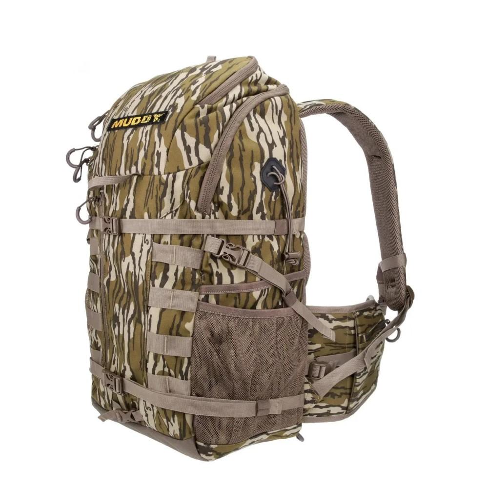 Chattanooga Muddy Outdoors Pro Series 1500 backpack in Mossy Oak Bottomland camouflage, lightweight and durable for outdoor adventures.