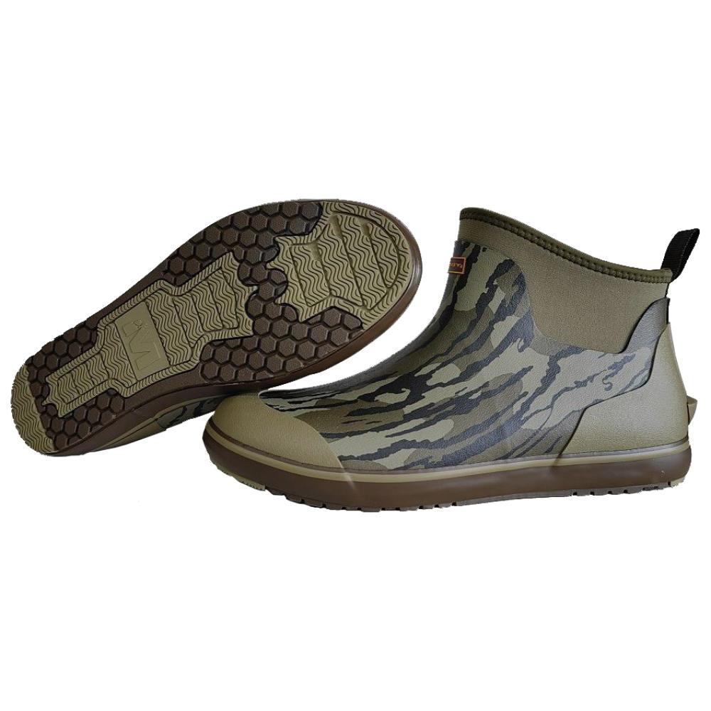 Chattanooga Muddy DV8 Deck Boot in Mossy Oak Bottomland, size 8D, outdoor footwear with rugged design and comfortable fit.