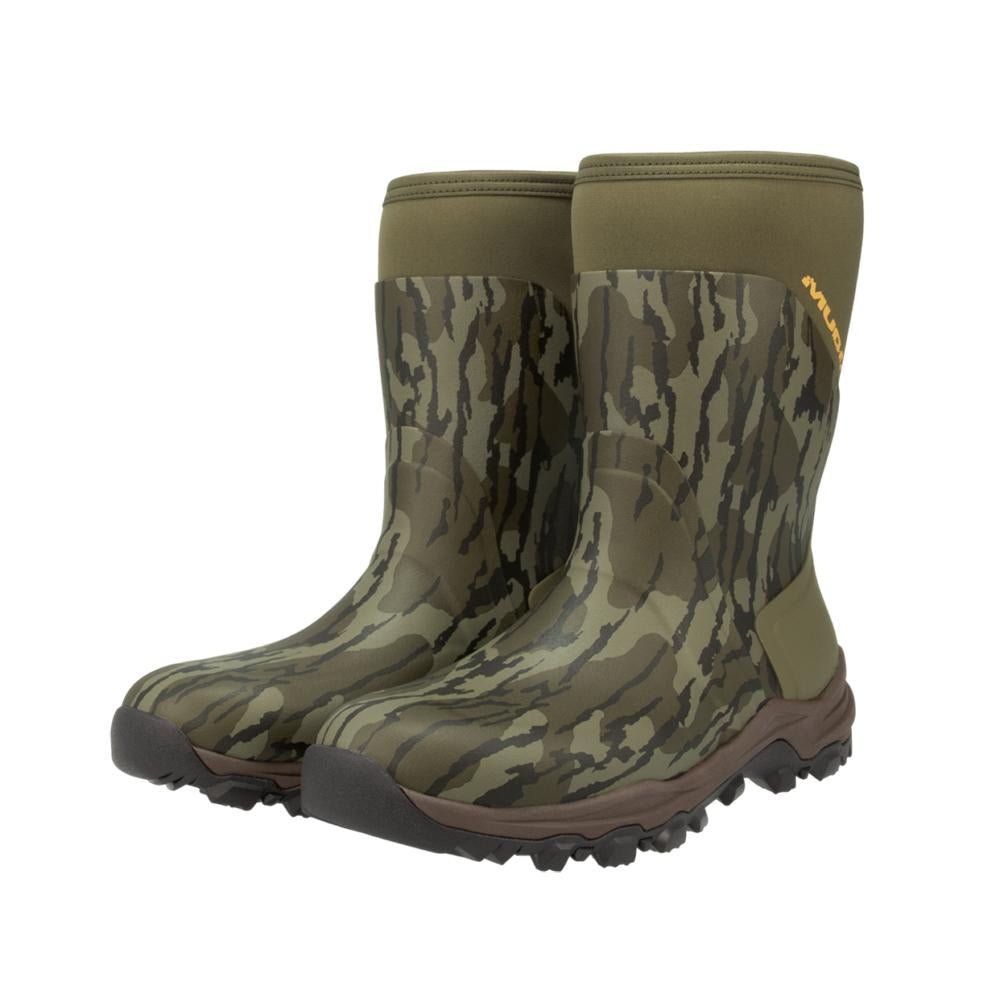 Chattanooga Muddy DV8 13-inch non-insulated boots in Mossy Oak Bottomland pattern, size 9D, rugged outdoor footwear.