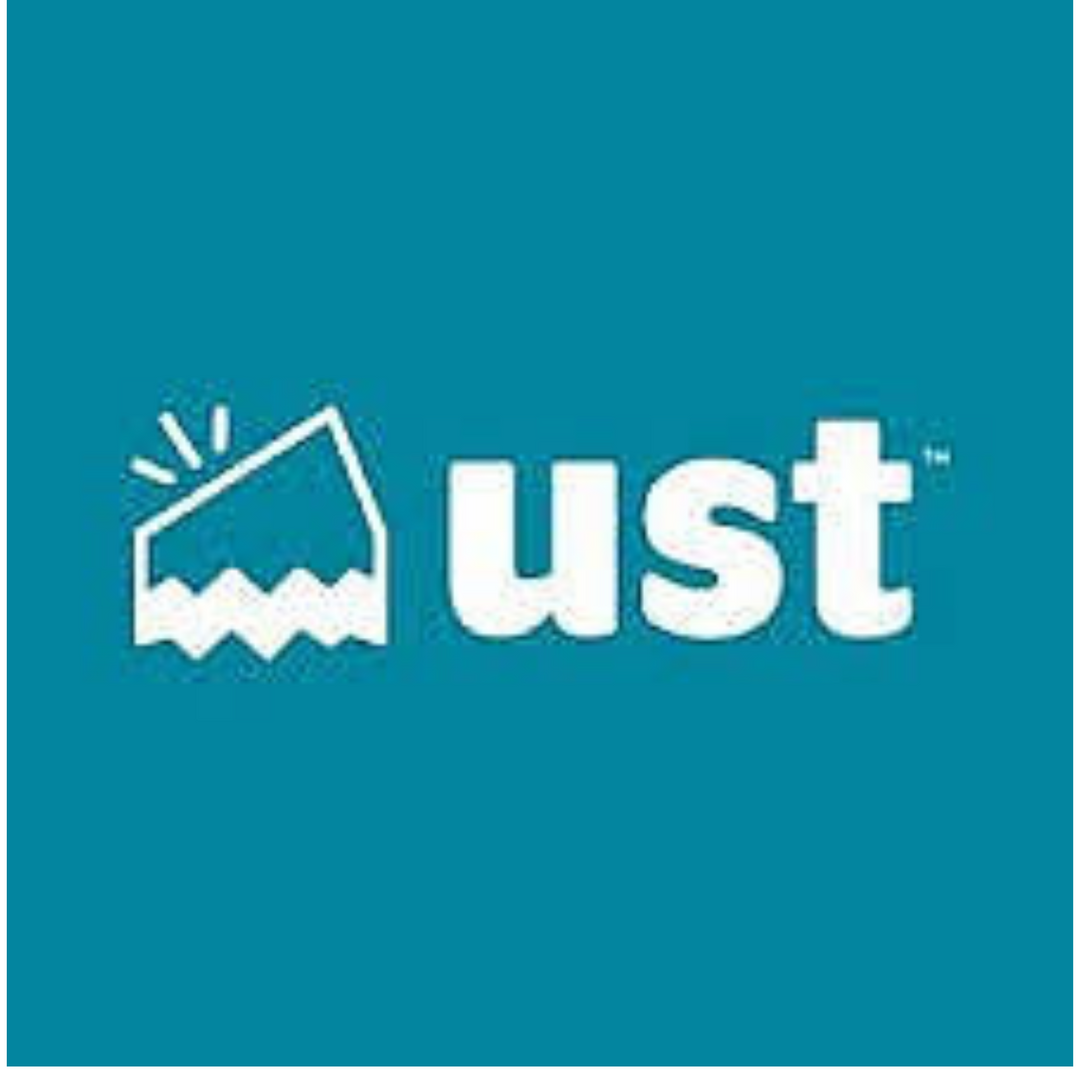 Ultimate Survival Technologies Ultimate Survival UST Clear Water Carrier Cube 5 Gallon Folds Flat