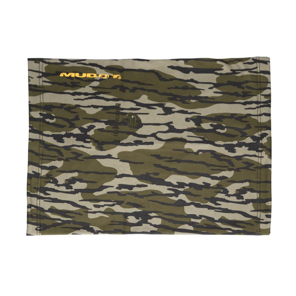 Chattanooga lightweight Mossy Oak Bottomland neck gaiter, breathable outdoor face cover, designed for outdoor activities and face protection.