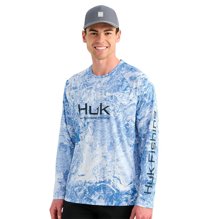 Chattanooga HUK Pursuit Mossy Oak printed long sleeve crew shirt, lightweight, size M, featuring camouflage pattern and casual fit.