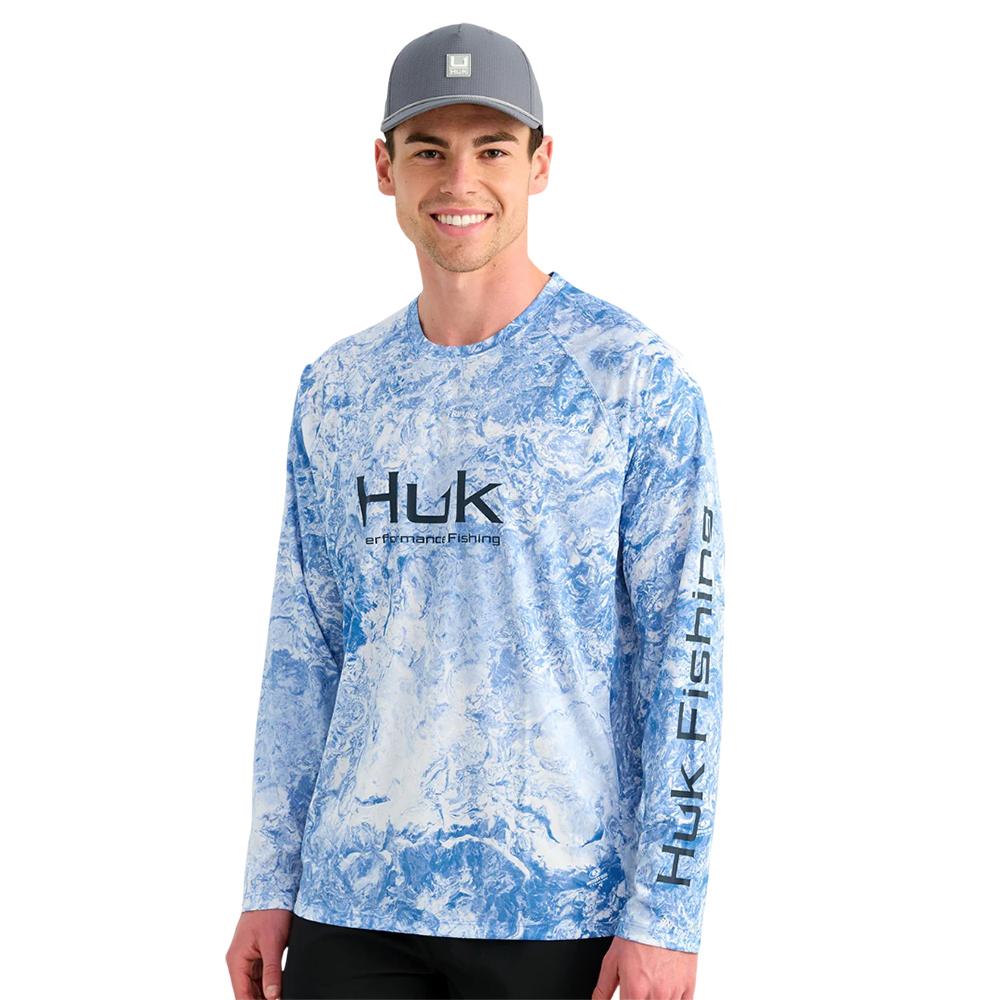 Chattanooga HUK Pursuit Mossy Oak printed long sleeve crew shirt, lightweight Regatta style in size S, with mossy oak camouflage pattern.