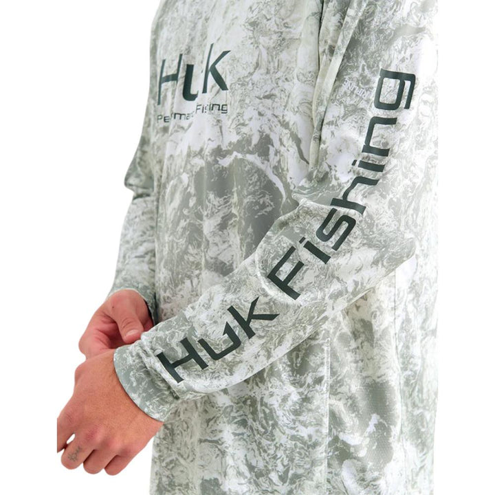 Chattanooga HUK Pursuit Mossy Oak printed long sleeve crew shirt in seagrass color, lightweight and ideal for outdoor activities.