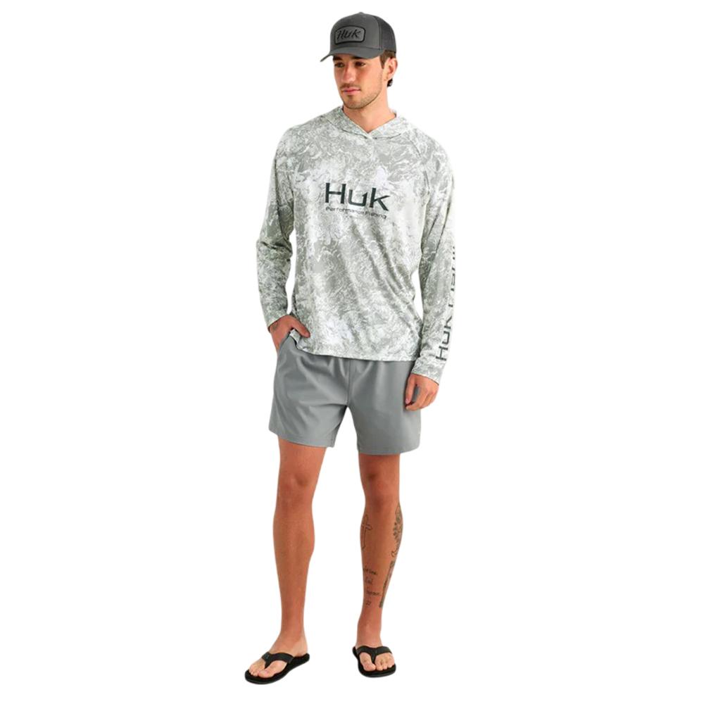 Chattanooga HUK Pursuit Mossy Oak printed hoodie in Seagrass, lightweight long sleeve pullover in size XL with camo pattern.