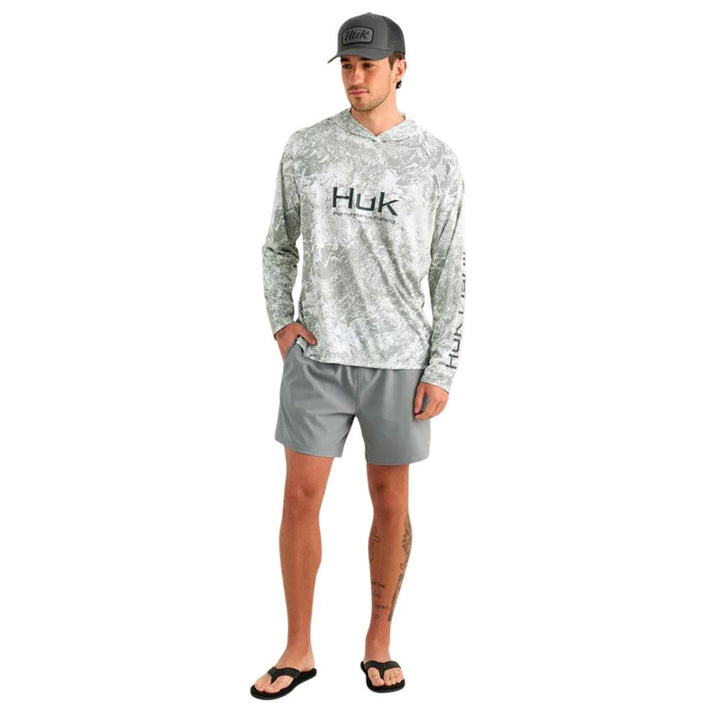 Chattanooga HUK Pursuit Mossy Oak printed hoodie in Seagrass, lightweight long sleeve pullover in size XL with camo pattern.