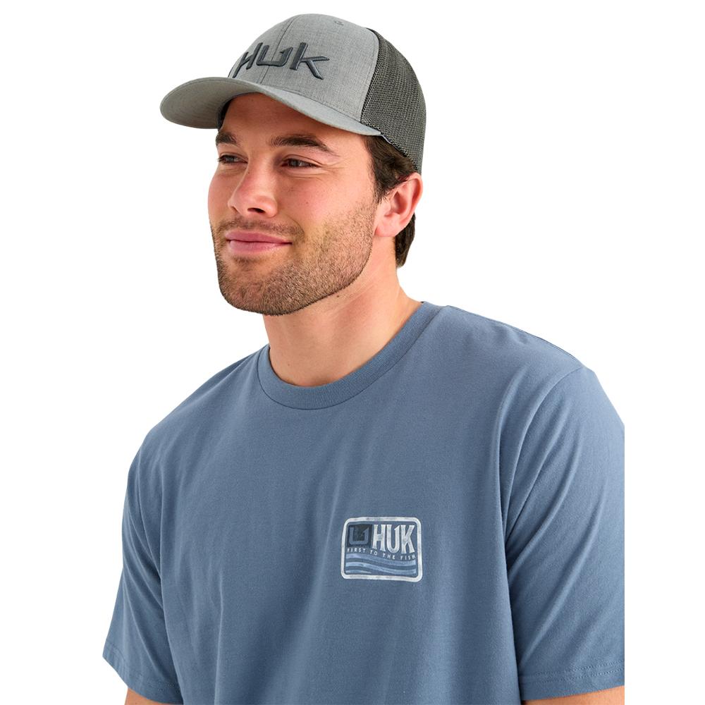 Chattanooga HUK Born Wave short sleeve shirt in stormy blue, casual and comfortable men&