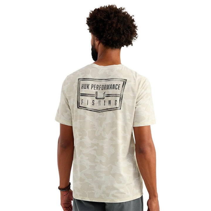 Chattanooga Huk Drift printed short sleeve crew shirt in silver birch, lightweight performance fabric, size L.