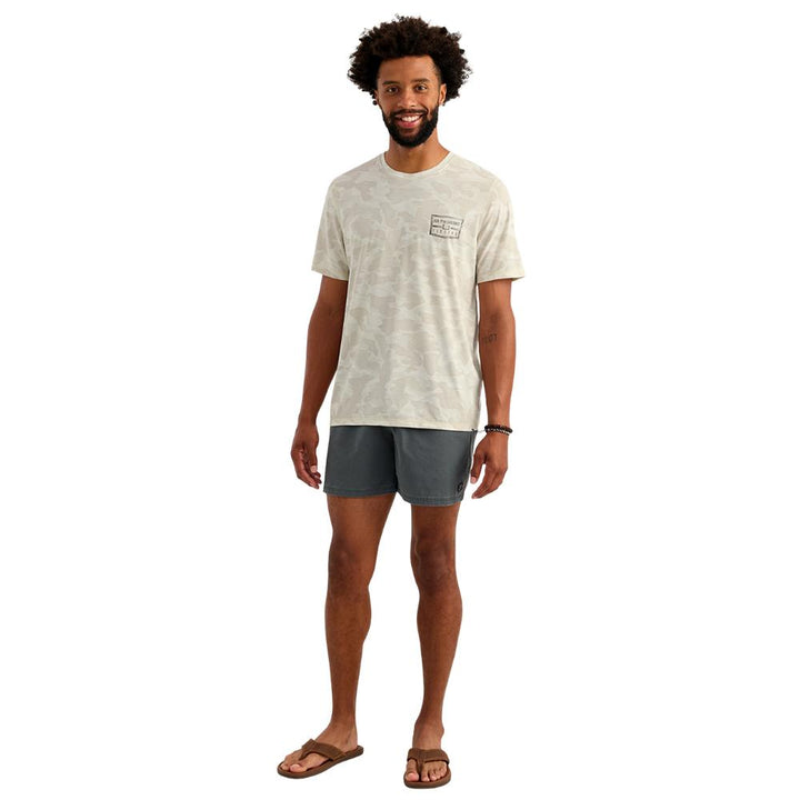 Chattanooga Huk Drift printed short sleeve crew shirt in lightweight Silver Birch performance fabric, size M