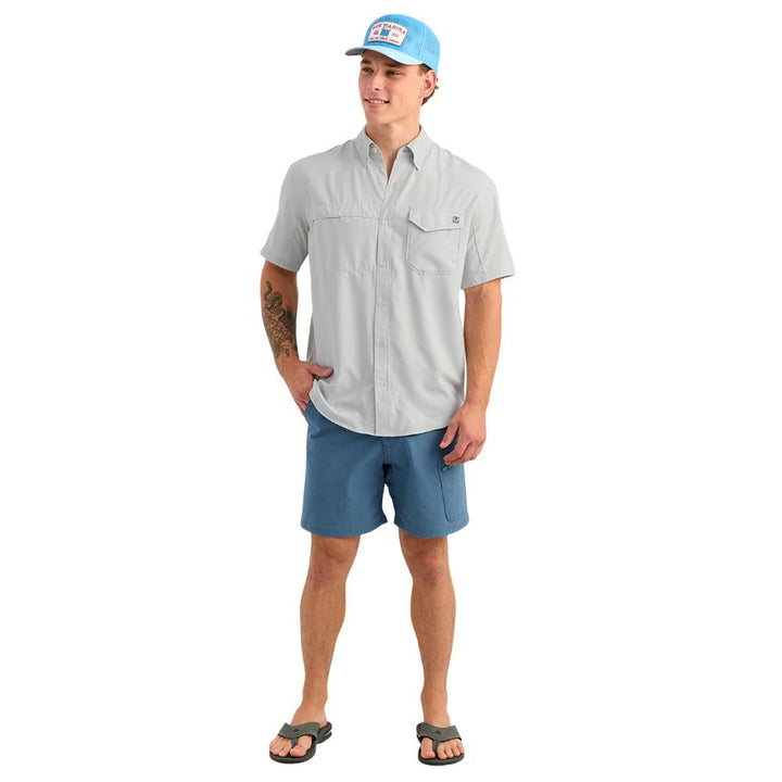 Chattanooga HUK Tidepoint short sleeve shirt in seagull color, lightweight casual top, size XXL, featuring a comfortable fit and classic design.