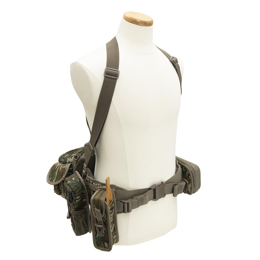 Chattanooga Alps Outdoorz Turkey Tracker waist pack in Mossy Oak Greenleaf, lightweight and durable for outdoor hunting activities.