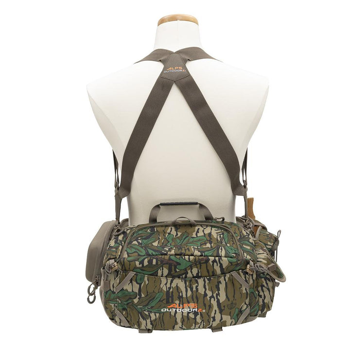 Chattanooga Alps Outdoorz Turkey Tracker waist pack in Mossy Oak Greenleaf, lightweight and durable for outdoor hunting.