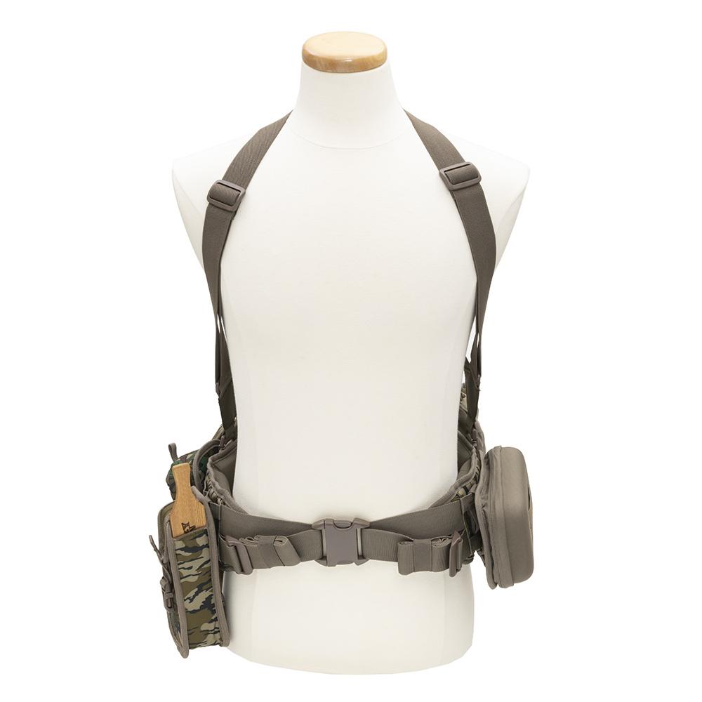 Chattanooga Alps Outdoorz Turkey Tracker waist pack in Mossy Oak Greenleaf, lightweight and durable for outdoor activities.