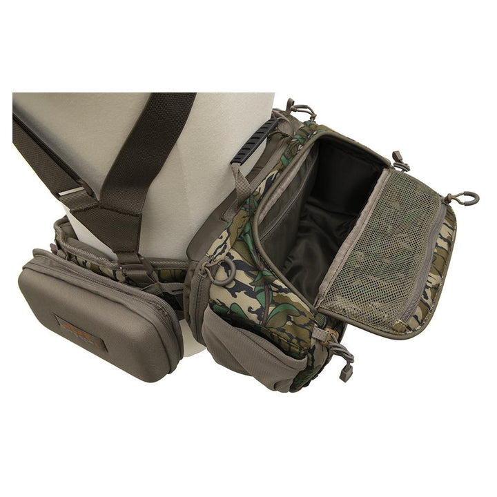 Chattanooga Alps Outdoorz Turkey Tracker waist pack in Mossy Oak Greenleaf, lightweight and durable outdoor gear for hunting.