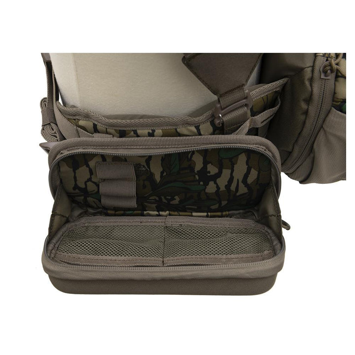 Chattanooga Alps Outdoorz Turkey Tracker waist pack in Mossy Oak Greenleaf, lightweight and durable for outdoor hunting activities.