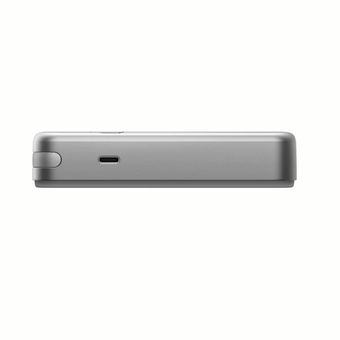 EcoFlow RAPID Magnetic Power Bank 10,000mAh portable charger with magnetic design and fast charging capabilities.