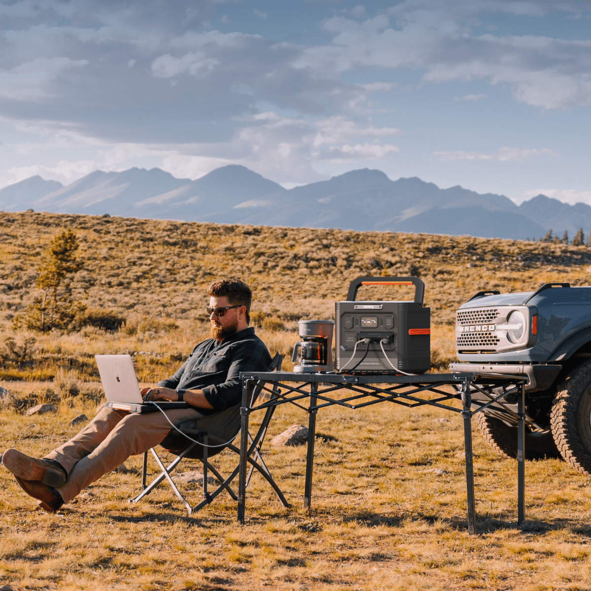 Jackery Explorer 1500 portable power station with 1536Wh capacity and 800W solar input, used for outdoor and emergency power.