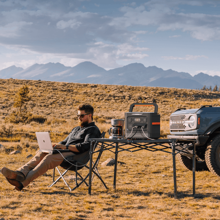 Jackery Explorer 1500 portable power station with 1536Wh capacity and 800W solar input, used for outdoor and emergency power.