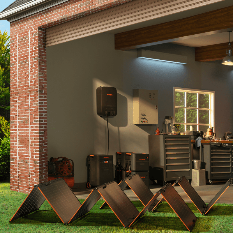 Jackery Explorer 5000 Plus portable power station with solar generator, 5040Wh capacity, and two SolarSaga 500X panels.