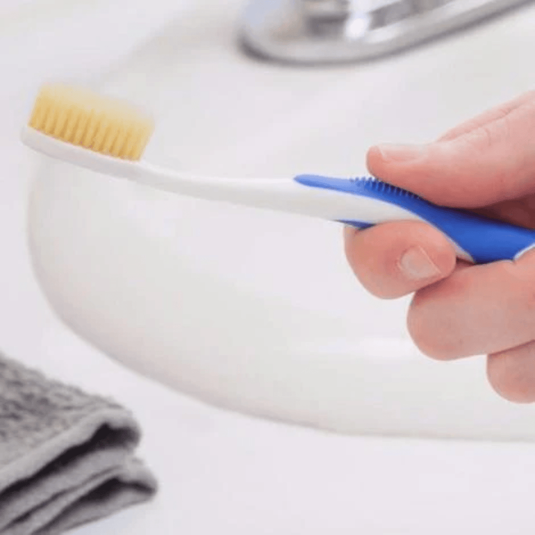 Mouthwatchers Adult Toothbrush Single Compact Size 5, dental hygiene support, with ergonomic handle and soft bristles for effective cleaning.