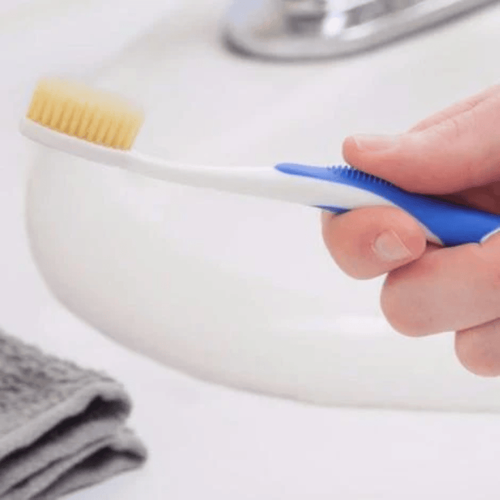 Mouthwatchers Adult Toothbrush Single Compact Size 5, dental hygiene support, with ergonomic handle and soft bristles for effective cleaning.